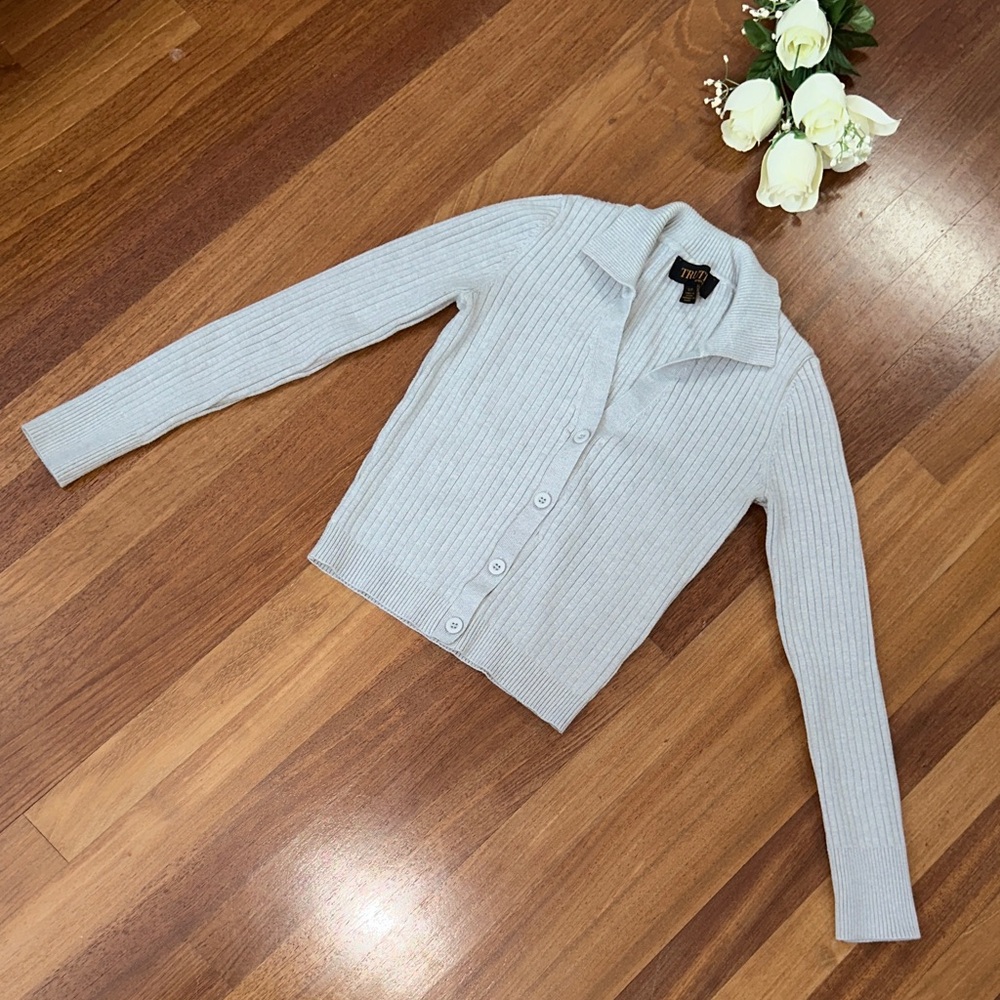 Pale Gray Ribbed Collared Button Cardigan